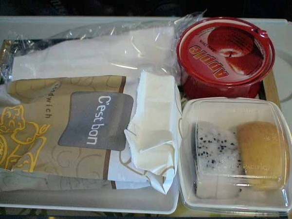 台北飛香港飛機上的餐點