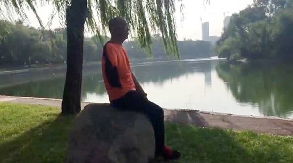 一個獨臂者的十萬個大禮拜-1.JPG 一個獨臂者的十萬個大禮拜-1.JPG