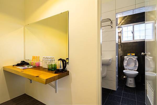 台南民宿住宿推薦_安平房小屋~房型介紹>四人房7