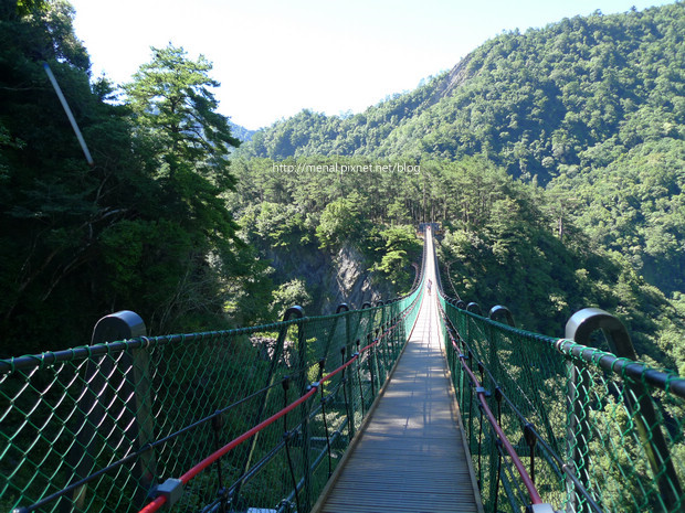 沒有人的奧萬大吊橋