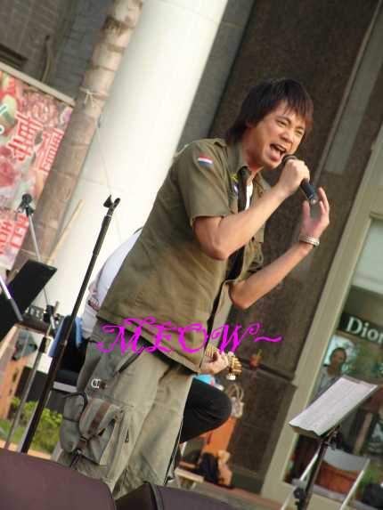 20040417台南大遠百 海闊天空unplugged簽唱會 白天活動