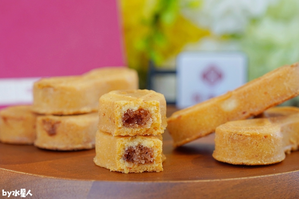 派出所賣鳳梨酥？全台首創8字鳳梨酥，試吃直接給整塊，國寶茶咖