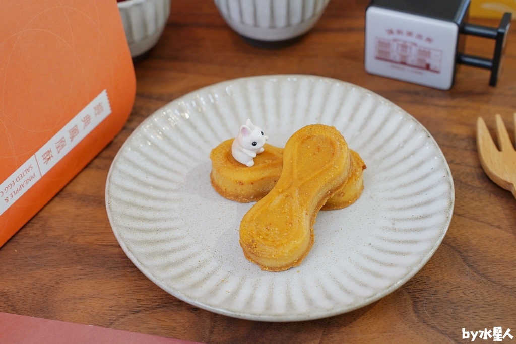 派出所賣鳳梨酥？全台首創8字鳳梨酥，試吃直接給整塊，國寶茶咖