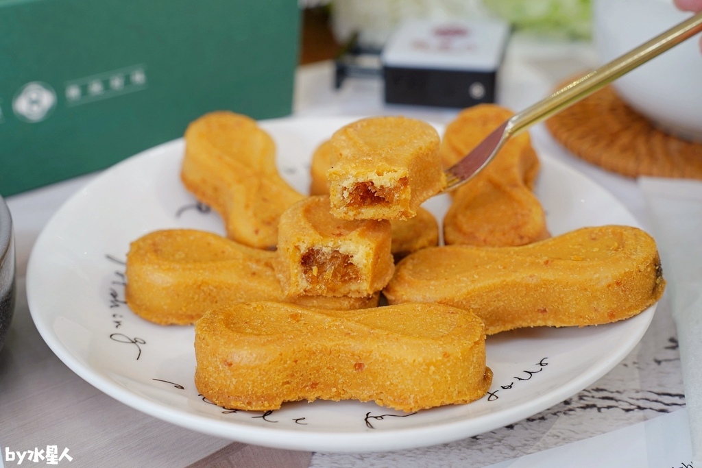 派出所賣鳳梨酥？全台首創8字鳳梨酥，試吃直接給整塊，國寶茶咖