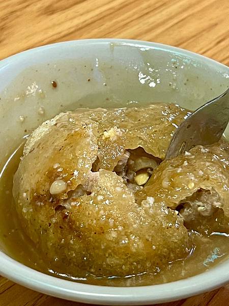 阿三肉圓:手工製作的干貝肉圓到底有多厲害?脆皮、飽滿內餡讓人