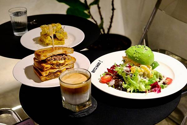 民生社區早午餐｜台北最強美式三明治！SEMI CLUB分號俱