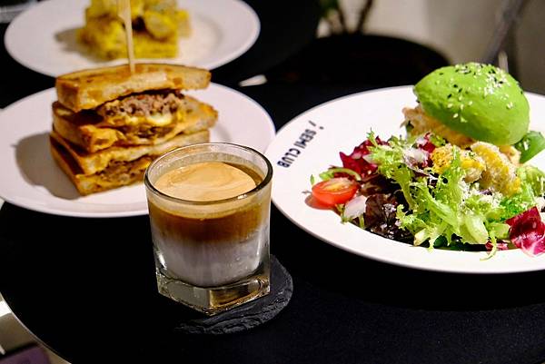 民生社區早午餐｜台北最強美式三明治！SEMI CLUB分號俱