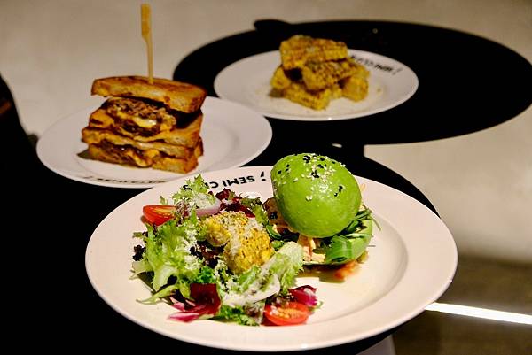 民生社區早午餐｜台北最強美式三明治！SEMI CLUB分號俱