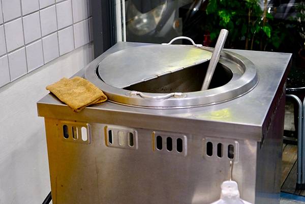 下班必吃!佑香雞肉飯的「銷魂飯」和「雞腿飯」超滿足,搭配清爽