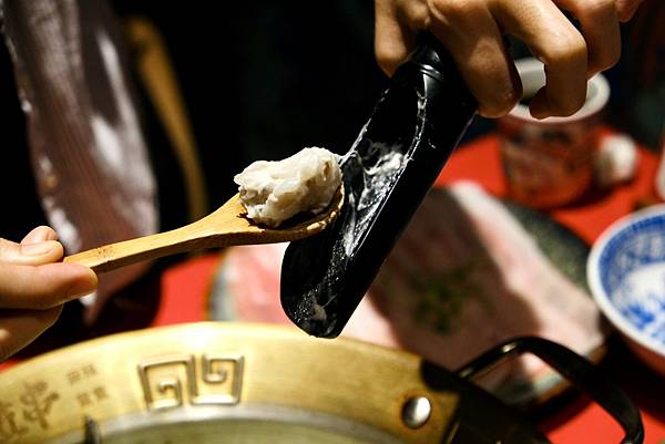 台北必吃麻辣鴛鴦串串鍋!壹直串麻辣鴛鴦:新鮮食材、豐富選擇,