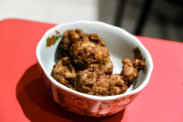 台北必吃麻辣鴛鴦串串鍋!壹直串麻辣鴛鴦:新鮮食材、豐富選擇,