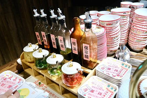 台北必吃麻辣鴛鴦串串鍋!壹直串麻辣鴛鴦:新鮮食材、豐富選擇,