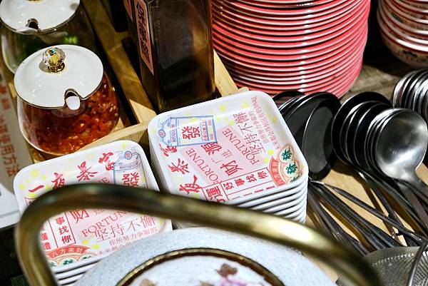 台北必吃麻辣鴛鴦串串鍋!壹直串麻辣鴛鴦:新鮮食材、豐富選擇,