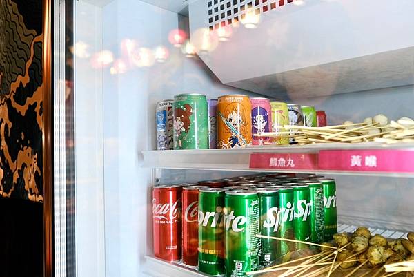 台北必吃麻辣鴛鴦串串鍋!壹直串麻辣鴛鴦:新鮮食材、豐富選擇,