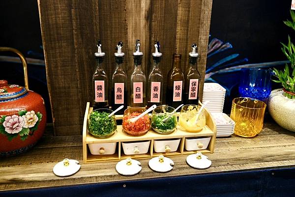 台北必吃麻辣鴛鴦串串鍋!壹直串麻辣鴛鴦:新鮮食材、豐富選擇,