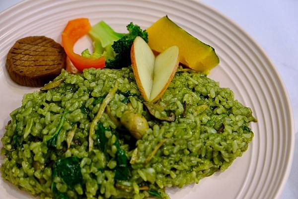 板橋蔬食新選擇!VGest低碳披薩甜蜜蜜雙人餐:堅果蘑菇濃湯