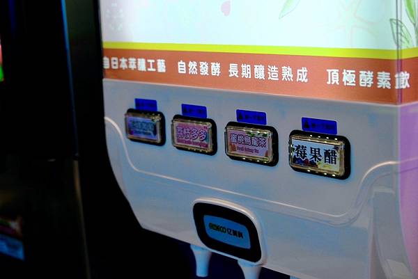 壹之壹日式鍋物:爆香石頭鍋、綜合海鮮盤、壽喜燒搭配澳洲板腱牛