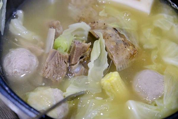 鄉野羊肉爐三款湯頭大評比|藥膳、清燉、胡椒齊上陣,宅配美食輕