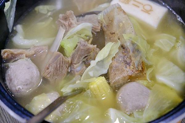 鄉野羊肉爐三款湯頭大評比|藥膳、清燉、胡椒齊上陣,宅配美食輕
