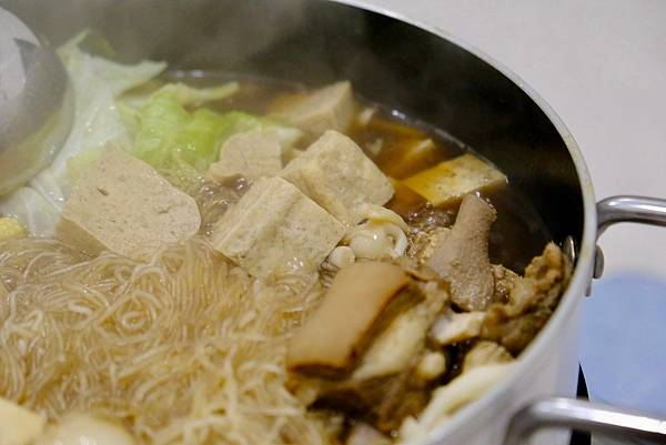 鄉野羊肉爐三款湯頭大評比|藥膳、清燉、胡椒齊上陣,宅配美食輕
