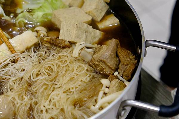 鄉野羊肉爐三款湯頭大評比|藥膳、清燉、胡椒齊上陣,宅配美食輕