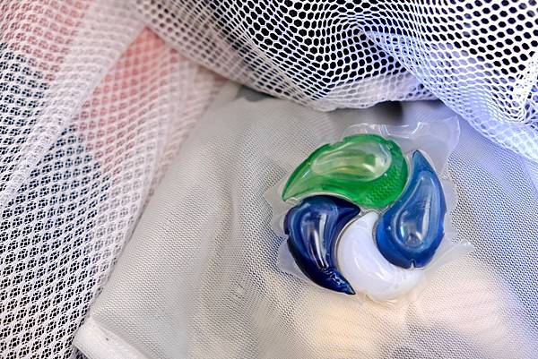 西班牙LAL拉娜4合1洗衣膠囊|香氛、護色、去污一次搞定!精