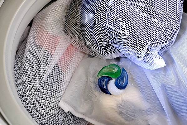 西班牙LAL拉娜4合1洗衣膠囊|香氛、護色、去污一次搞定!精