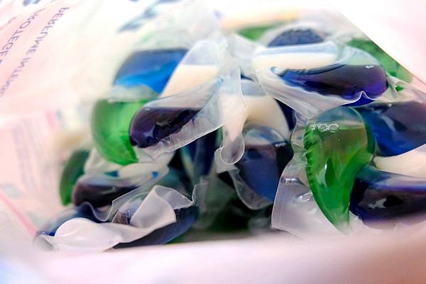 西班牙LAL拉娜4合1洗衣膠囊|香氛、護色、去污一次搞定!精