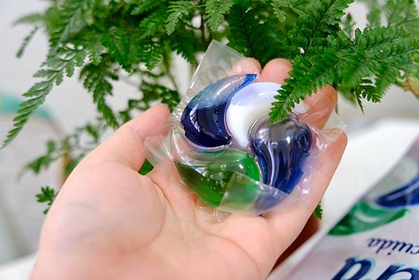 西班牙LAL拉娜4合1洗衣膠囊|香氛、護色、去污一次搞定!精