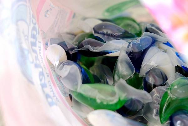 西班牙LAL拉娜4合1洗衣膠囊|香氛、護色、去污一次搞定!精