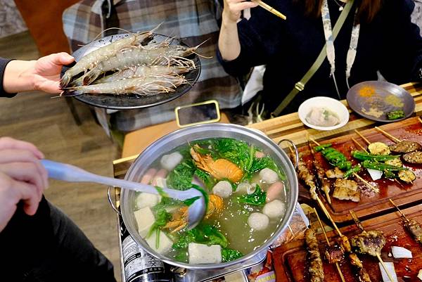 士林串燒|士林夜市必吃美食!日式海鮮鍋暖心登場,搭配招牌串燒