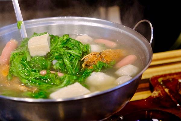士林串燒|士林夜市必吃美食!日式海鮮鍋暖心登場,搭配招牌串燒