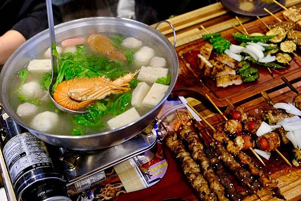 士林串燒|士林夜市必吃美食!日式海鮮鍋暖心登場,搭配招牌串燒
