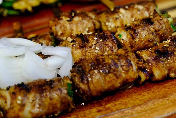 士林串燒|士林夜市必吃美食!日式海鮮鍋暖心登場,搭配招牌串燒