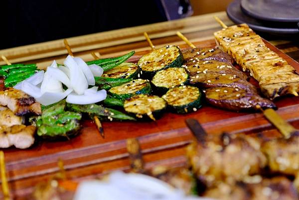 士林串燒|士林夜市必吃美食!日式海鮮鍋暖心登場,搭配招牌串燒