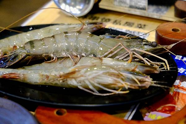 士林串燒|士林夜市必吃美食!日式海鮮鍋暖心登場,搭配招牌串燒