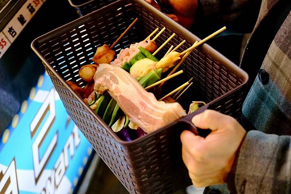 士林串燒|士林夜市必吃美食!日式海鮮鍋暖心登場,搭配招牌串燒