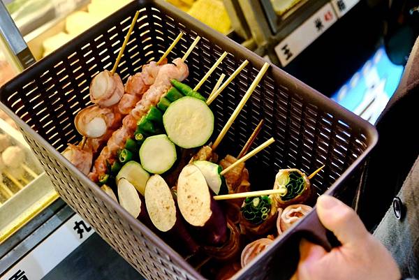 士林串燒|士林夜市必吃美食!日式海鮮鍋暖心登場,搭配招牌串燒