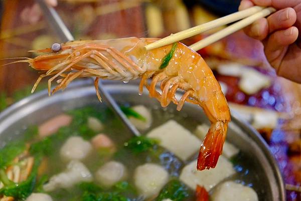 士林串燒|士林夜市必吃美食!日式海鮮鍋暖心登場,搭配招牌串燒