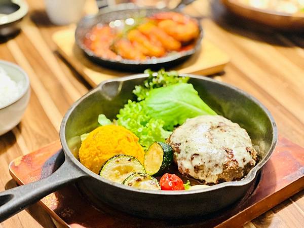 鳥作洋食｜市府站必訪日式洋食餐廳！饗樂雙人套餐美味攻略：漢堡