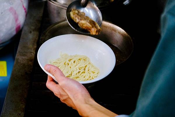 【板橋巷弄必吃牛肉麵】吾時•食:清燉湯頭極品、五椒麻辣湯底超