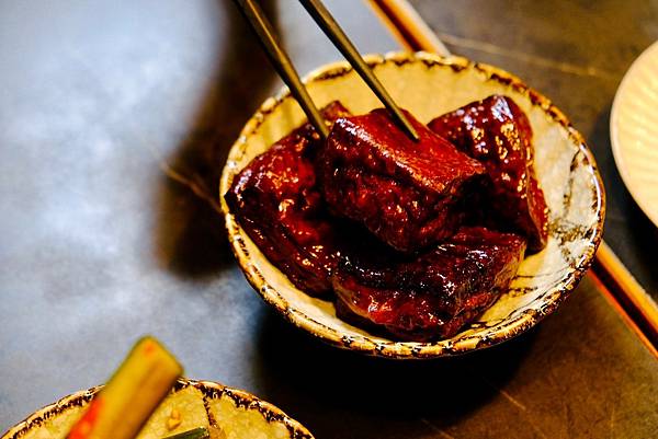 【板橋巷弄必吃牛肉麵】吾時•食:清燉湯頭極品、五椒麻辣湯底超