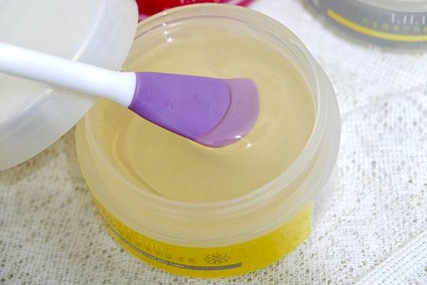 冬季護膚救星!來聊聊我的肌膚新夥伴:莉莉安「櫻花燕麥水潤去角