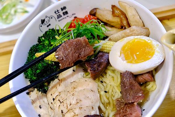 【台北士林美食】秋冬最強!仕紳品麵|法式雞湯x創意一麵兩吃|