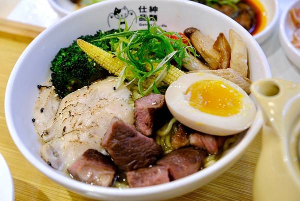 【台北士林美食】秋冬最強!仕紳品麵|法式雞湯x創意一麵兩吃|