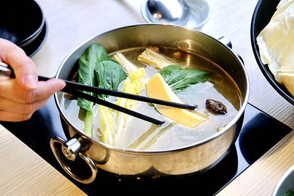【中和必吃火鍋】海牧鍋物超狂蒙古孜然&養生藥燉湯底!美國安格