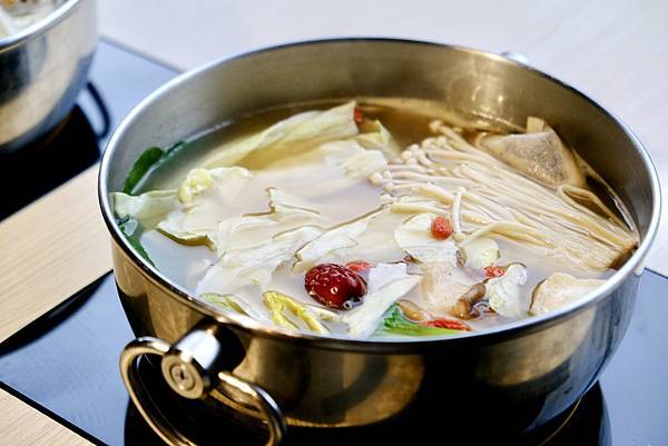 【中和必吃火鍋】海牧鍋物超狂蒙古孜然&養生藥燉湯底!美國安格