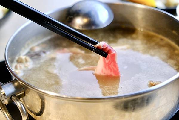 【中和必吃火鍋】海牧鍋物超狂蒙古孜然&養生藥燉湯底!美國安格