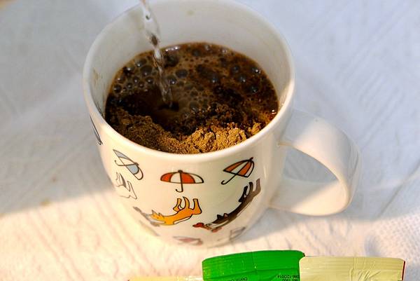 秒穿越南洋！馬來西亞經典飲品深度解析：黑咖啡、拉茶、巧克力麥