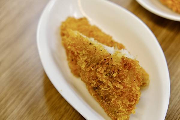 三重平價美食推薦!🔥丼品香咖哩飯、丼飯必吃!超高CP值炸豬排